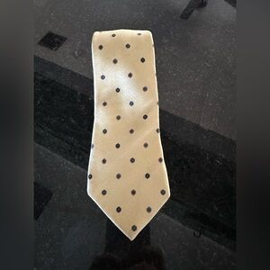 Vintage hand sewn Oscar de la Renta Yellow and Black grapgic Dot Tie